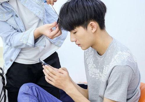 李宏毅近期爆料视频大全,揭秘娱乐圈幕后真相  第2张