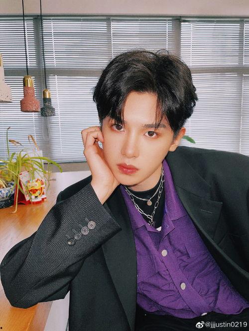 娱乐吃瓜黄明昊,娱乐吃瓜界的“瓜王”  第2张